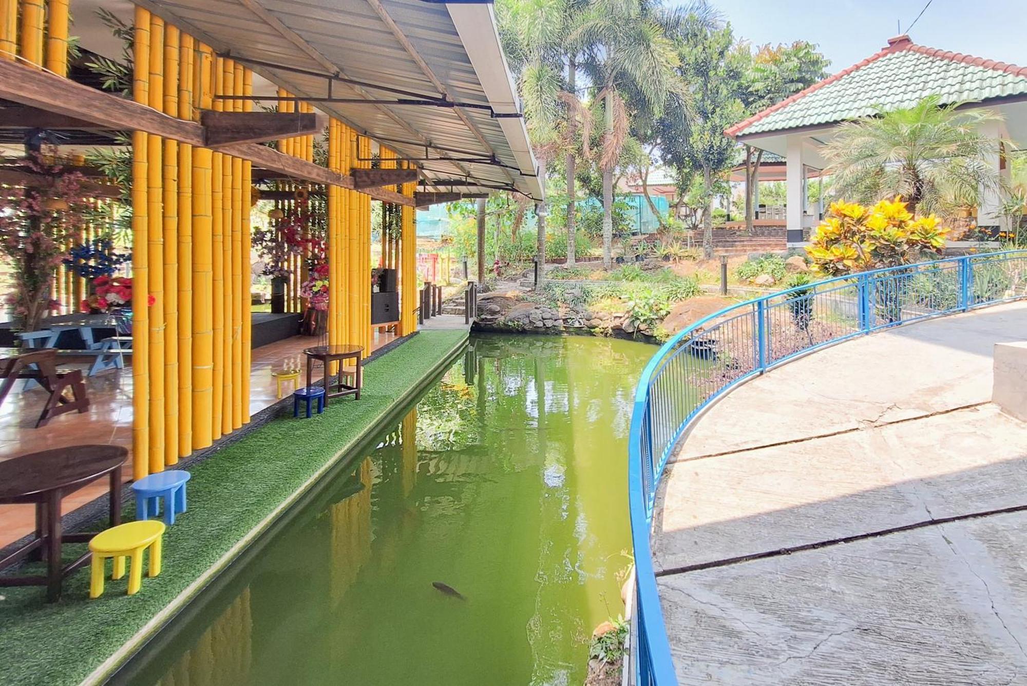 Papa Kana Farm Mitra Reddoorz At Pacet Mojokerto Hotel Ngoại thất bức ảnh